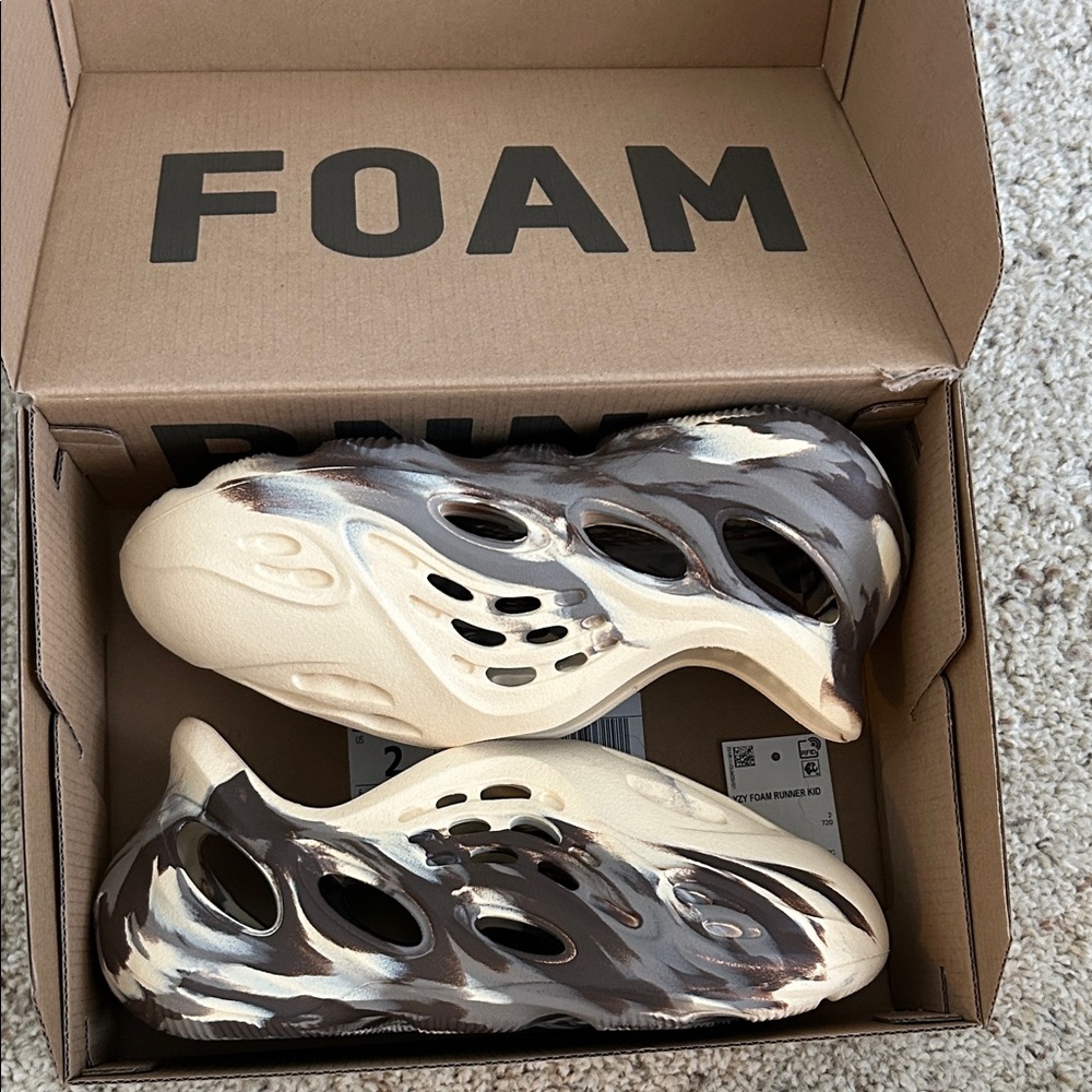 YEEZY FOAM RUNNER